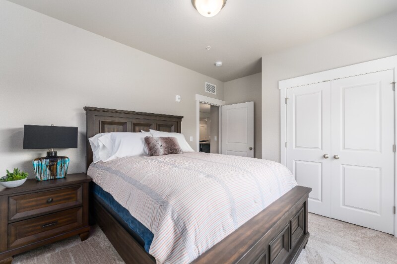Building Photo - 4612 Hahns Peak Dr
