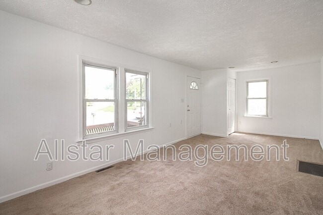 Building Photo - 736 Bettes Ave