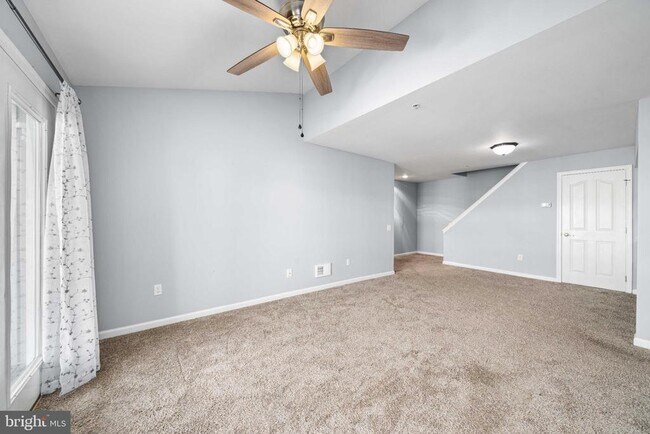 Building Photo - 806 Waters Edge Dr