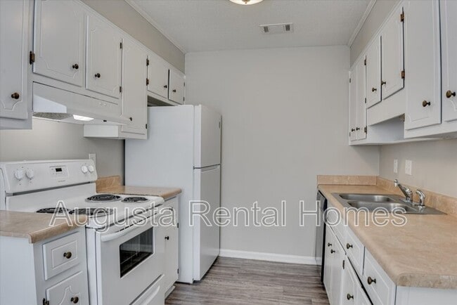 Building Photo - 171 Chalet North CT