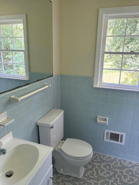 Building Photo - 2462 Whites Mill Rd