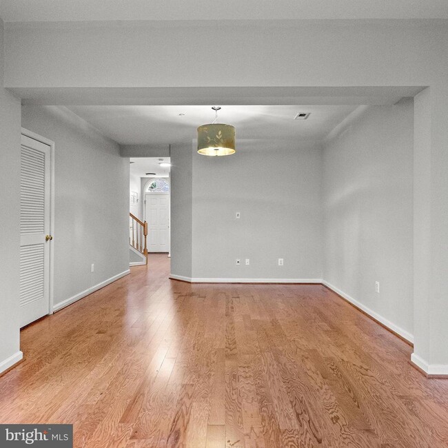 Building Photo - 5006 Grimm Dr