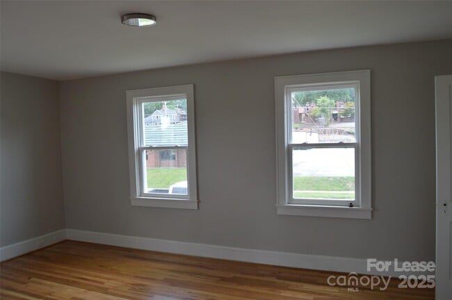 Building Photo - 102 Feimster St