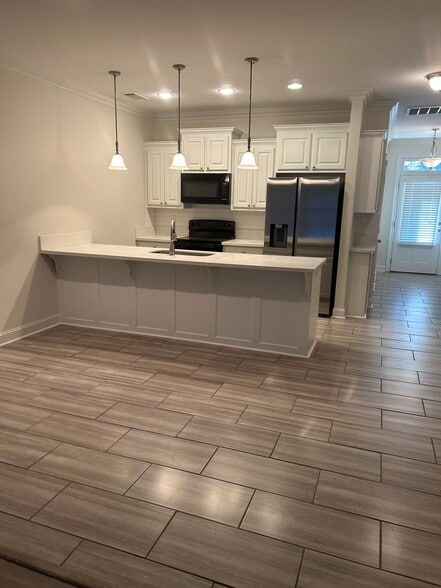 Dining / Kitchen area - 14248 Woodtrace Ct