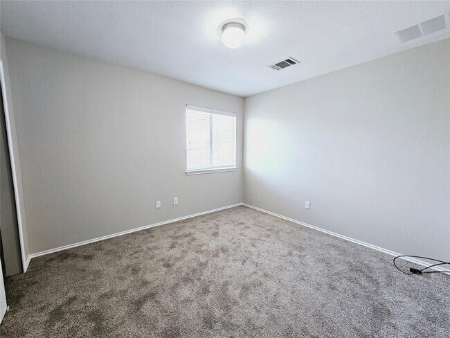 Building Photo - 789 Covent Dr