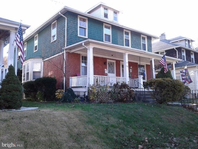 Primary Photo - 1132 Stirling St