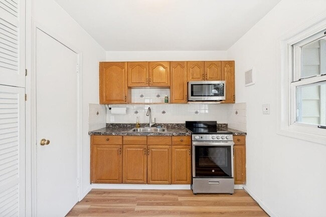 Building Photo - 191 Howard Ave