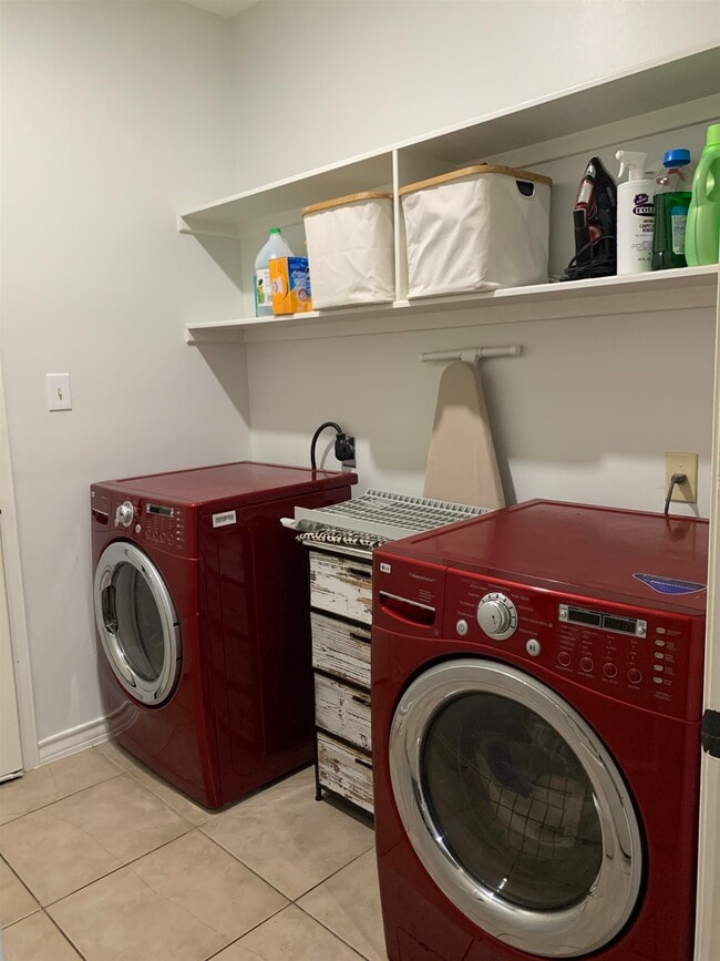 Building Photo - 307 Michoacan Loop