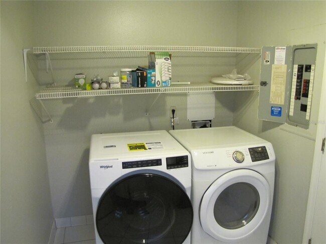 Building Photo - 7807 N Matanzas Ave