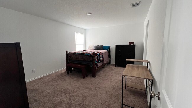 Building Photo - 2722 Winterfell St