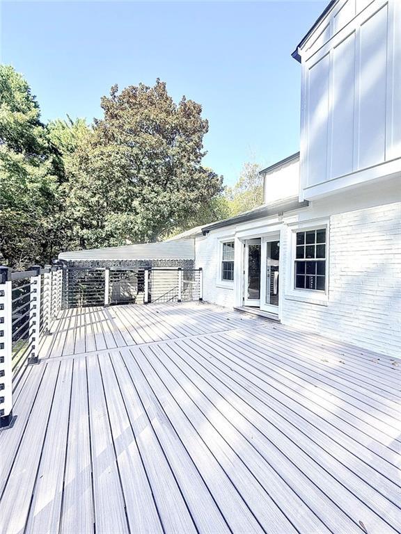 Building Photo - 200 W Paces Ferry Rd NW