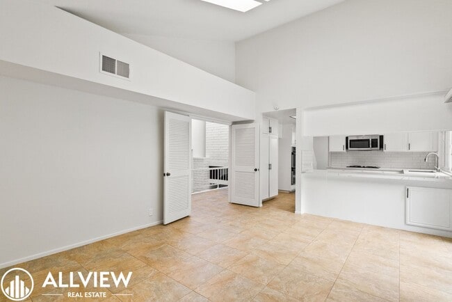 Building Photo - Spacious 4 bed, 2.5 bath Home Available Now in the Turtle Rock community