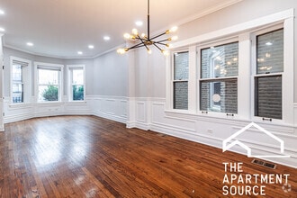 Building Photo - 2509 W Diversey Ave