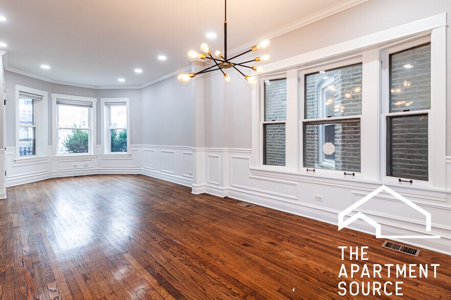 Primary Photo - 2509 W Diversey Ave
