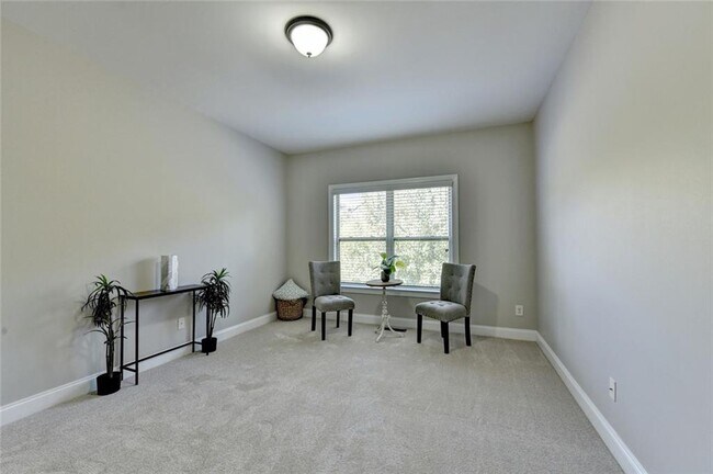 Building Photo - 4805 Shelbourne Dr