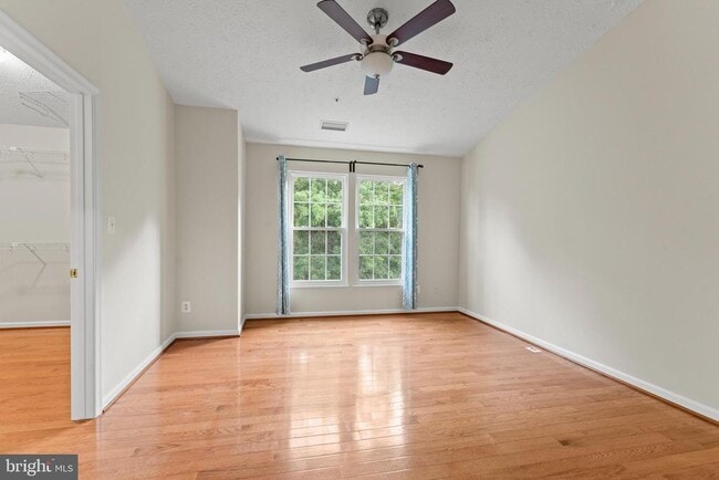 Building Photo - 144 Foxchase Dr