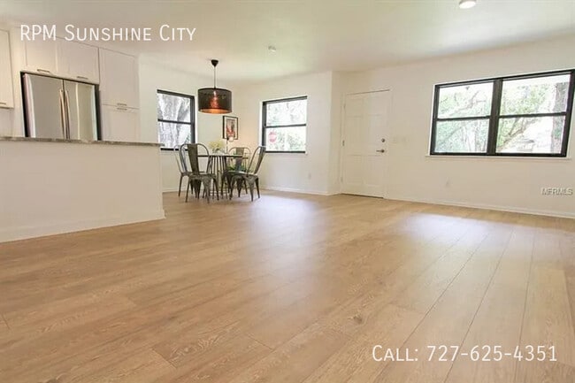 Building Photo - 1301 E Cayuga St