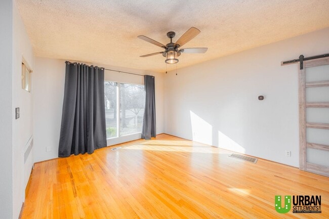 Building Photo - Classic South Hill Charmer for Rent – 3423 S Grant Blvd, Spokane, WA 99203