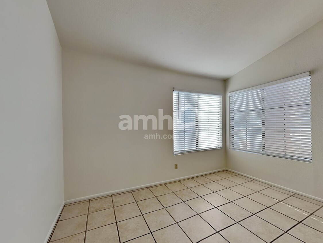 Building Photo - 3603 N 107th Dr