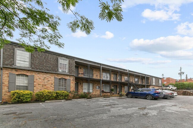 Interior Photo - Donegal Place