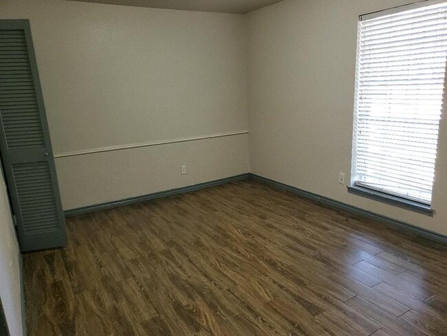 Building Photo - 6831 Stoney River Dr
