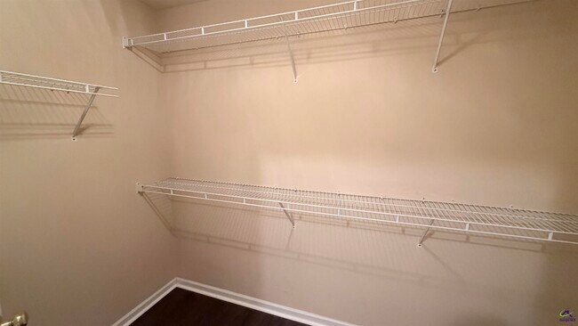 Building Photo - 107 Alice Dr