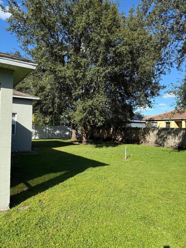 Building Photo - 3125 SW Dimattia St
