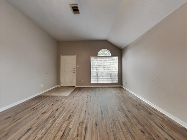 Building Photo - 2343 Village Leaf Dr