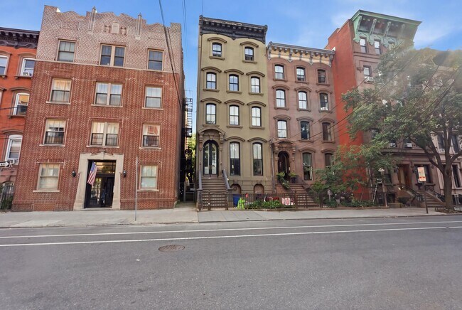 Building Photo - 249 8th St