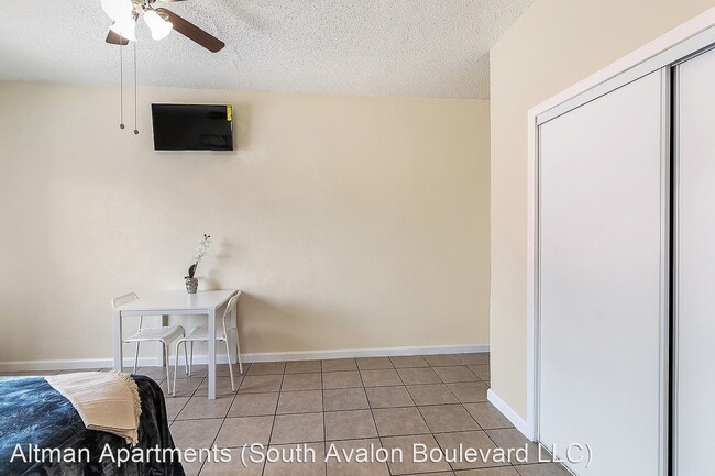 Building Photo - 5117-5123 S Avalon Blvd