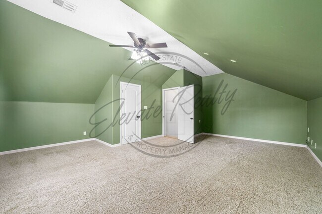 Building Photo - Charming 3-Bedroom Home with Bonus Room, F...