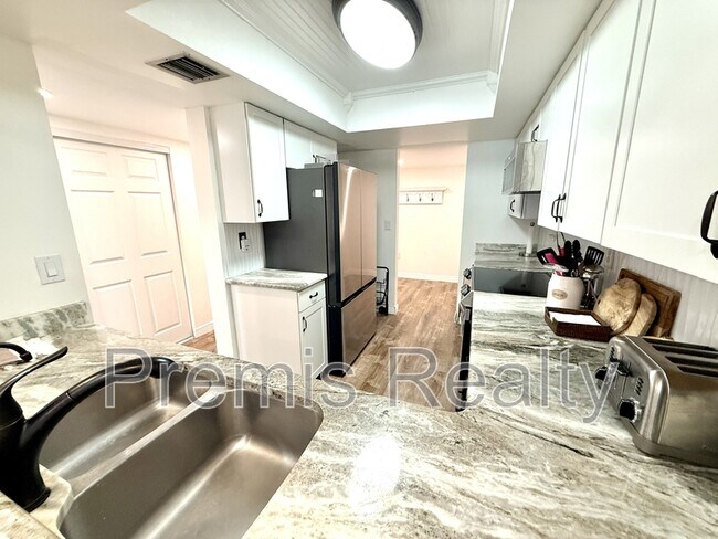 Building Photo - 90 S Highland Ave