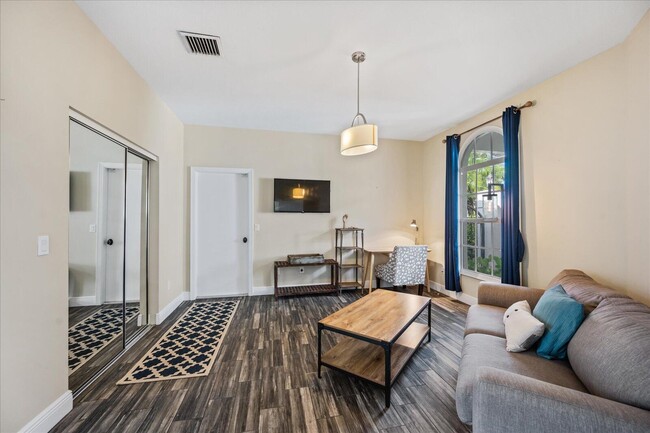 Building Photo - 2466 Muir Cir