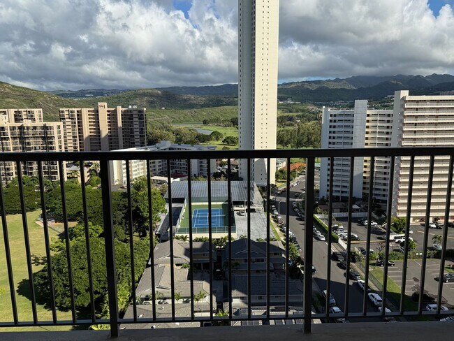 Building Photo - Newly Renovated 2 Bedrooms, 2 Full Baths with Parking at Century West