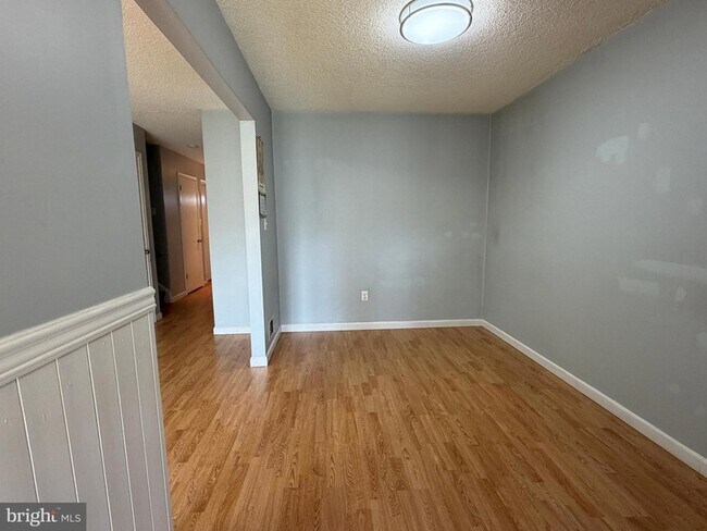Building Photo - 99 Brookview Cir