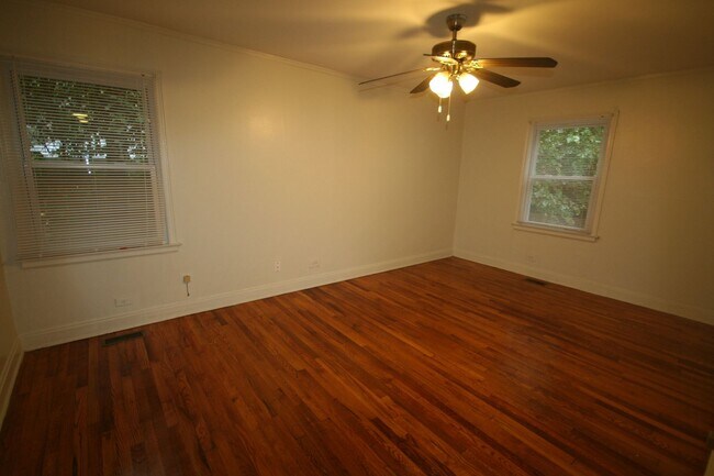 Building Photo - 1601 Dexter St