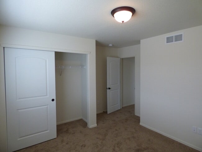 Building Photo - Two Story, 3 Bedroom Home in Village East Subdivision in Windsor