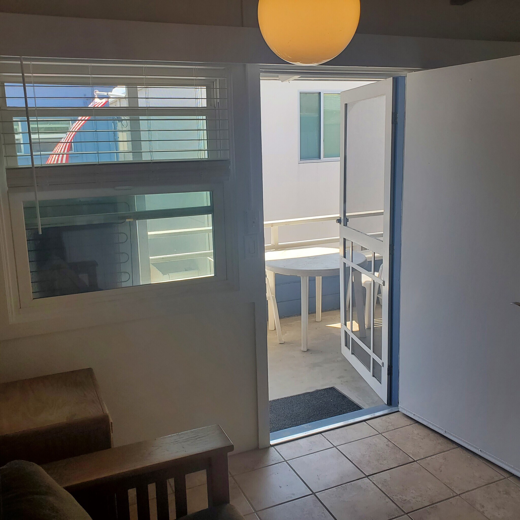 Building Photo - 821 1/2 Coronado Ct