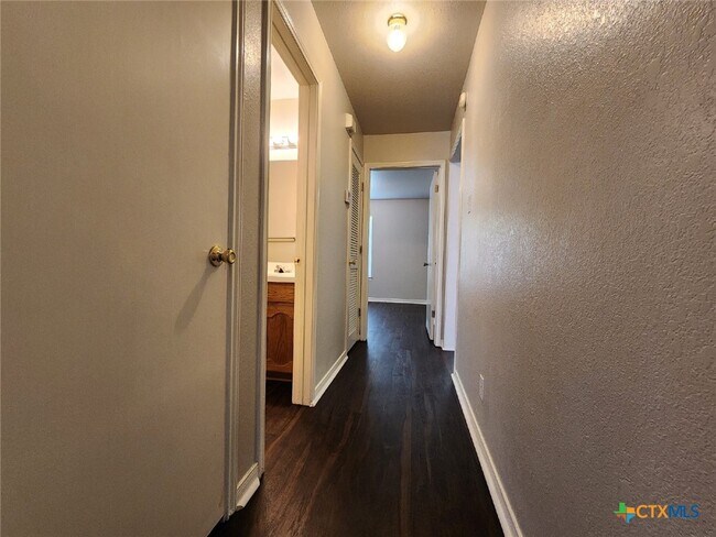 Building Photo - 1807 Windward Dr