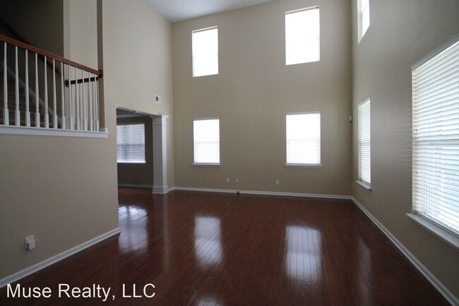 Building Photo - 7 br, 4 bath House - 695 Hicklin Drive