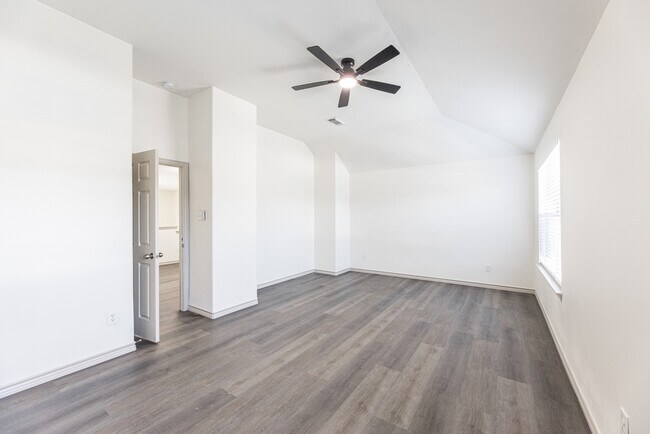 Building Photo - 32506 Rosella Ln