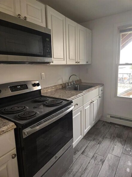 Primary Photo - 1107 Howard St