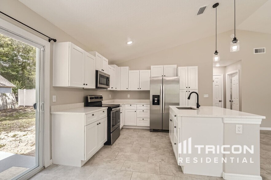 Building Photo - 1809 Iroquois Dr