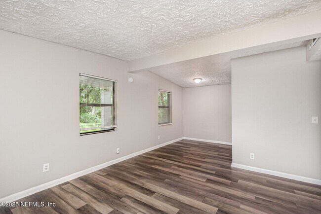 Building Photo - 4523 Trenton Dr S