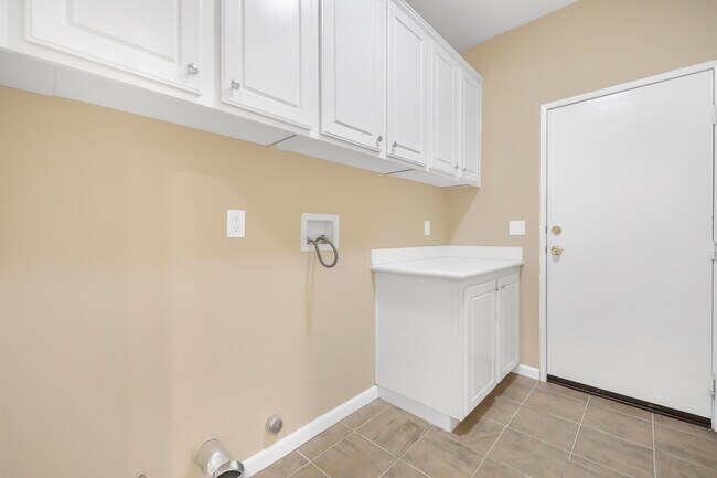 Building Photo - 82630 Redford Way