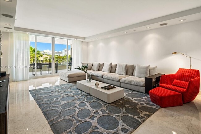 Building Photo - 765 Crandon Blvd