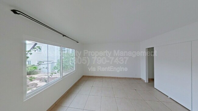 Building Photo - 432 Via Rosa