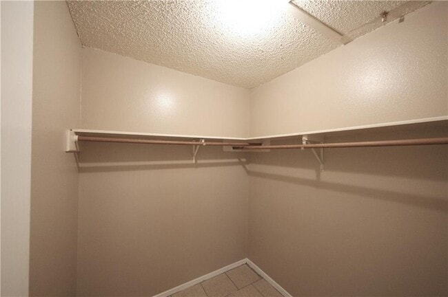 Building Photo - 9802 Brasher Dr