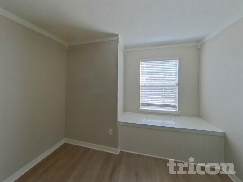 Building Photo - 13445 Beechberry Dr