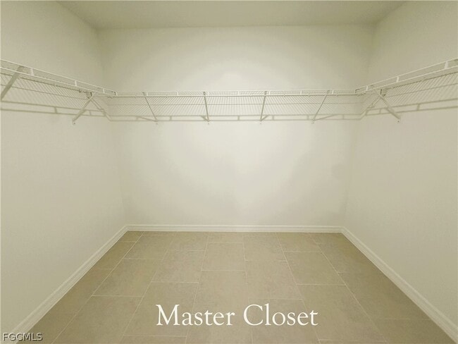 Building Photo - 335 Parish Dr